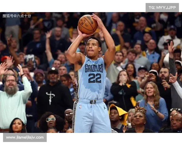 德罗赞盛赞雷霆化学反应:总冠军级更衣室是成功基石 德罗赞盛赞雷霆化学反应:总冠军级更衣室是成功基石